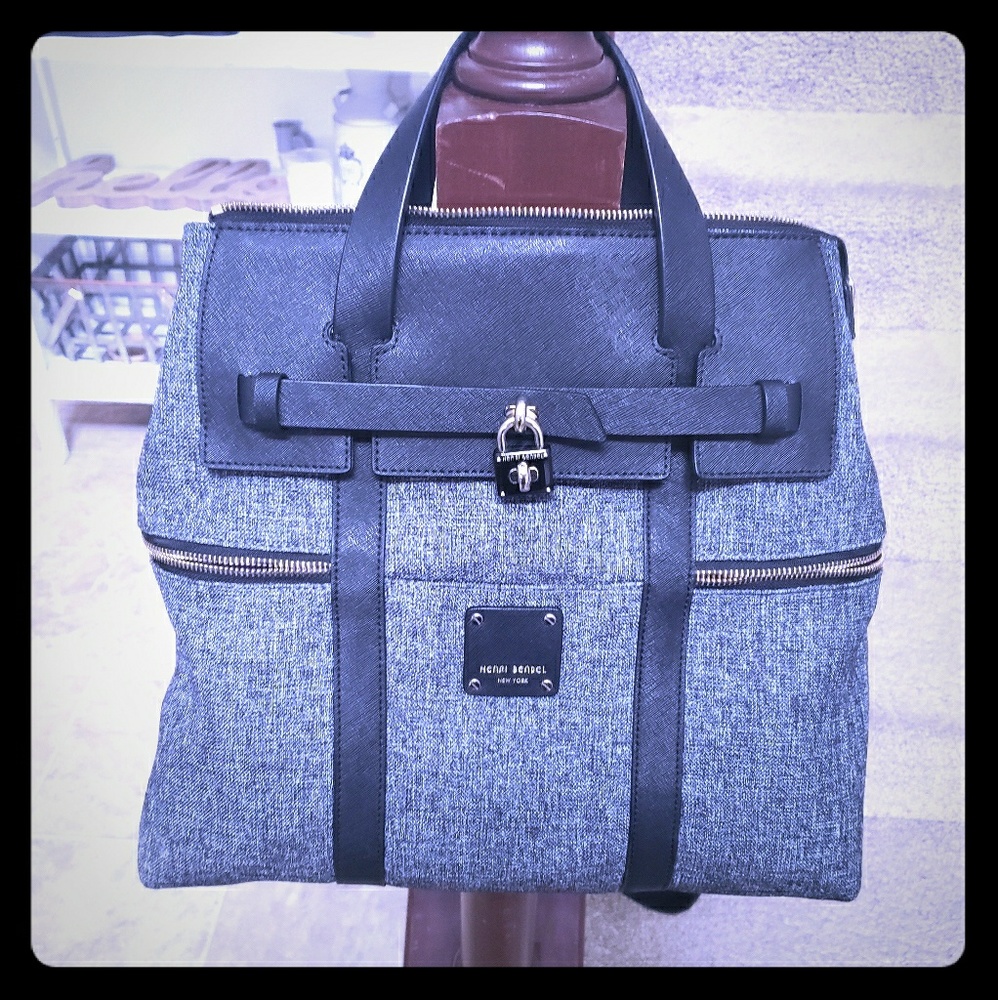 Henri Bendel jetsetter